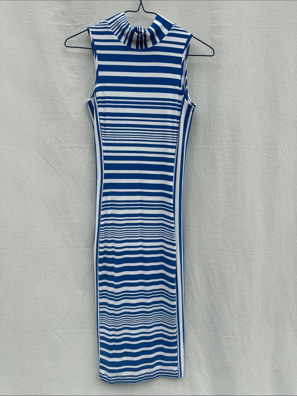 Bebe Sleeveless Blue & White Striped Midi Dress